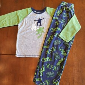 Carter's Fleece Skate Board Pajama Set Long Sleeve Top and Pants Boys Size 10 PJ